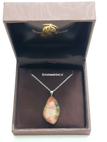 Hanging, Lewisian nice stone, ca. 2 cm